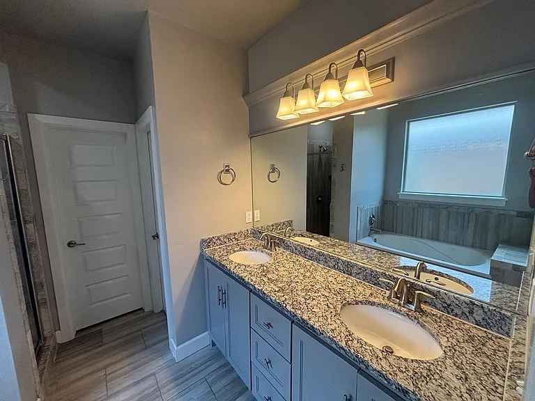 6608 Bentley Dr — Photo 9