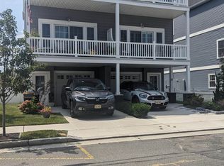 2 N Baton Rouge Ave, Ventnor City, NJ 08406