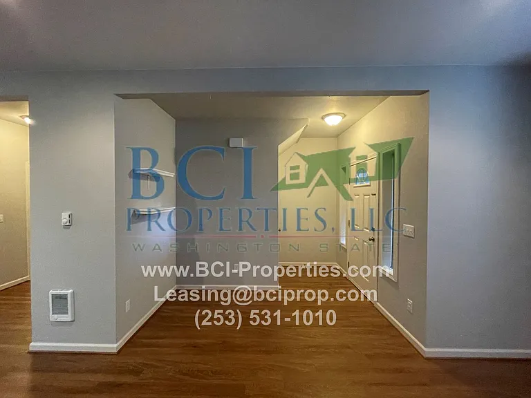 16427 77th Avenue Ct E — Photo 2