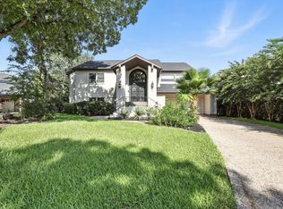 12 Edgewood Cir, Montgomery, TX 77356