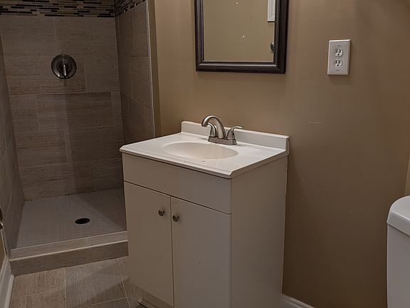 5th image of 1558 Deauville Ct NW