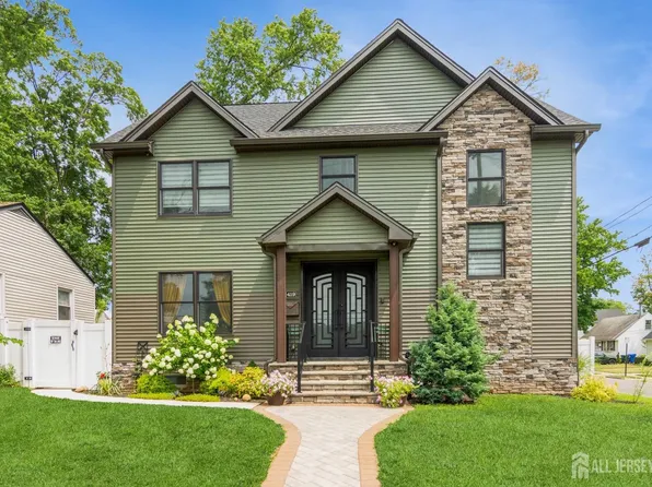 419 Tappen St, Avenel, NJ 07001
