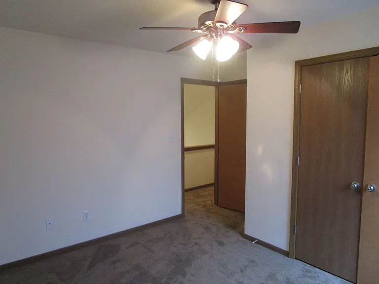 605-607 Glenstone Dr. — Photo 15