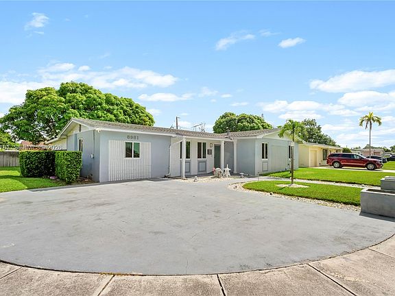 3rd image of 8981 SW 127th Ter