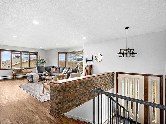 3rd image of 2332 Springvale Rd