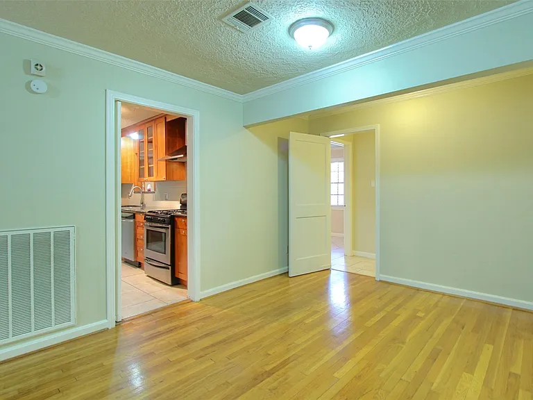 1322 Curtin St — Photo 20