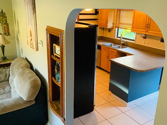 4th image of 344 NW Heather St