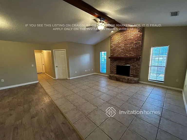 7202 Hileman Dr E — Photo 2