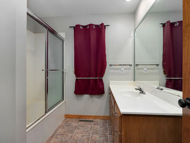 2624 W Lasalle St — Photo 16