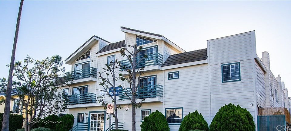 1st image of 11742 Mayfield Ave #111