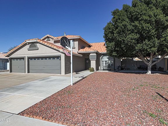 3rd image of 8812 W Corrine Dr