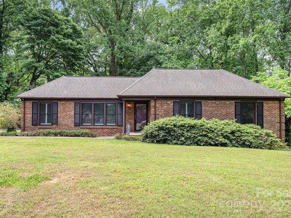 4813 Carving Tree Dr, Mint Hill, NC 28227