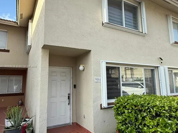 431 NW 82nd Ave APT 904, Miami, FL 33126