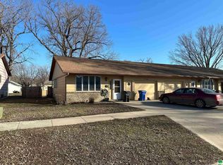 1017 5th Ave, Sheldon, IA 51201