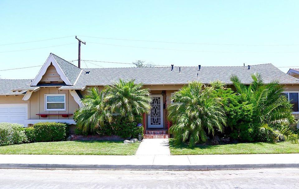 1st image of 2840 De Forest Ave