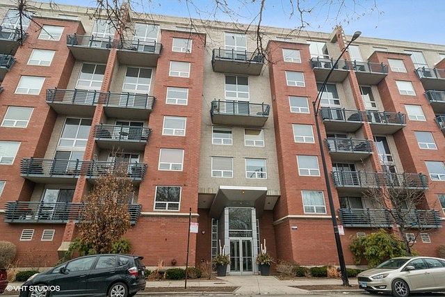 1st image of 1100 W Montrose Ave APT 404
