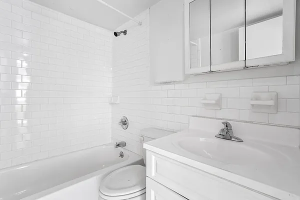 Rented by Kole Group | media 18