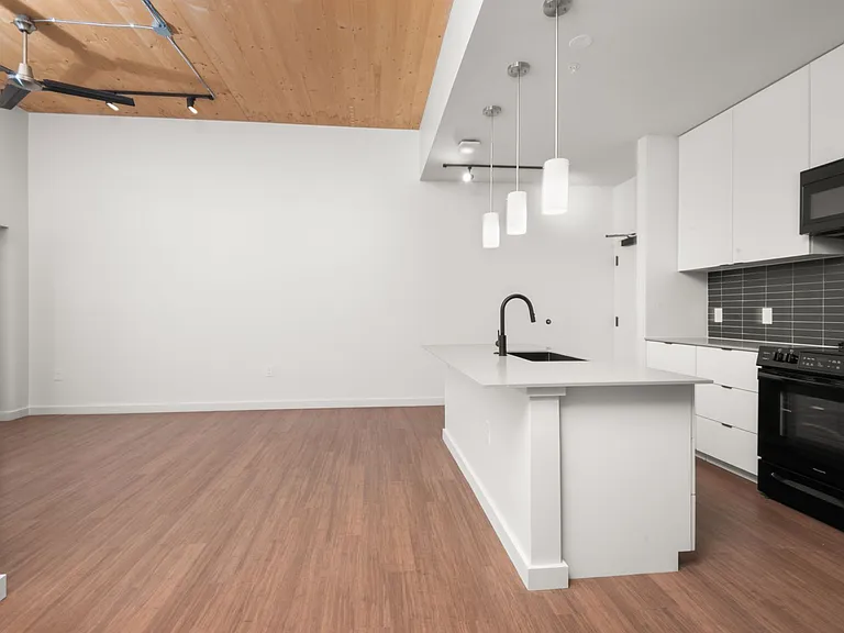 Nova Austin — Photo 40