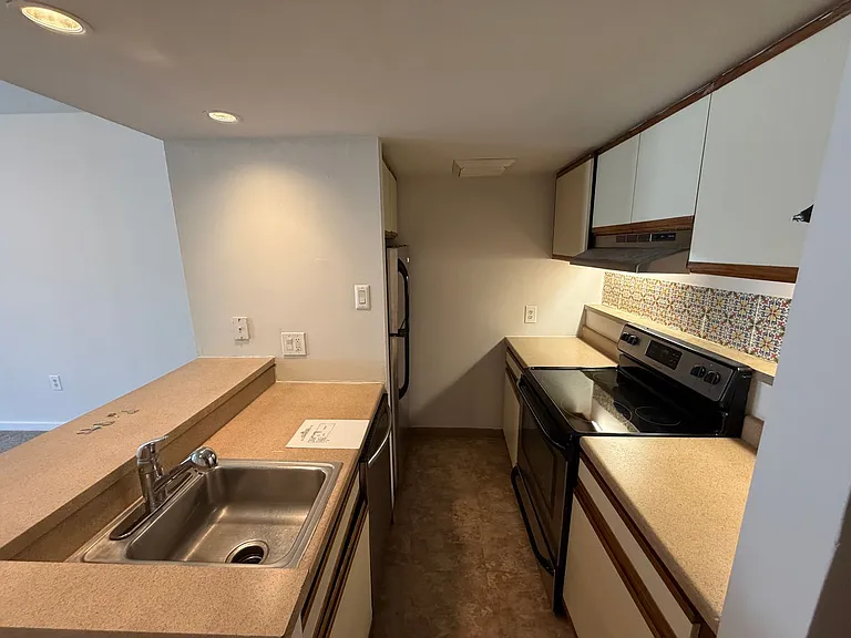 237 Chestnut St #1-405 — Photo 13