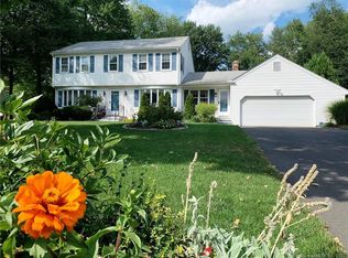 88 Farmstead Ln, Windsor, CT 06095