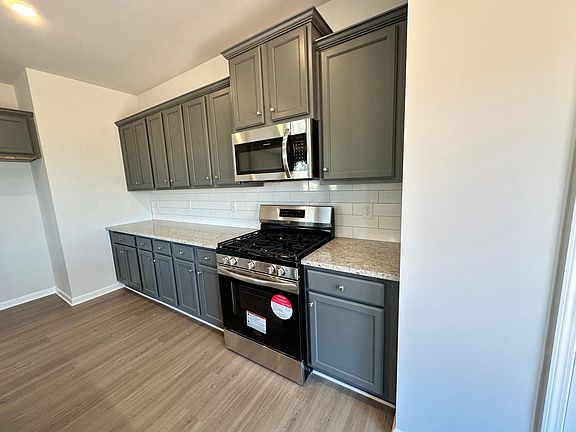 5th image of 79 Briarwood Dr