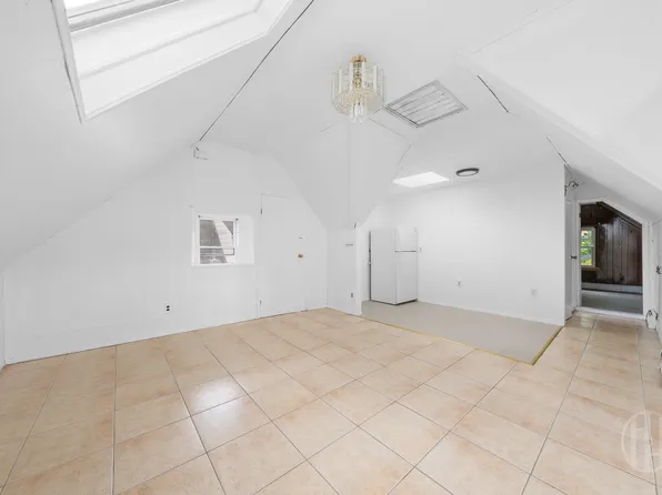 246-14 137th Road image 16 of 26