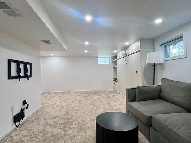 1008 Bashford Ln — Photo 16
