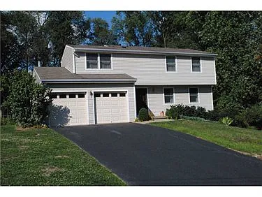 150 Kenney Dr photo 1