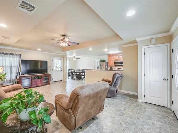 4010 Iron Horse Trl, Granbury, TX 76048