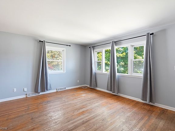 5th image of 2852 Linwood Rd