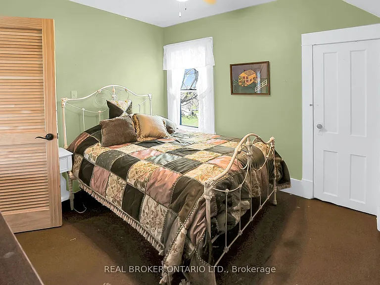 11611 Beach Rd W — Photo 28