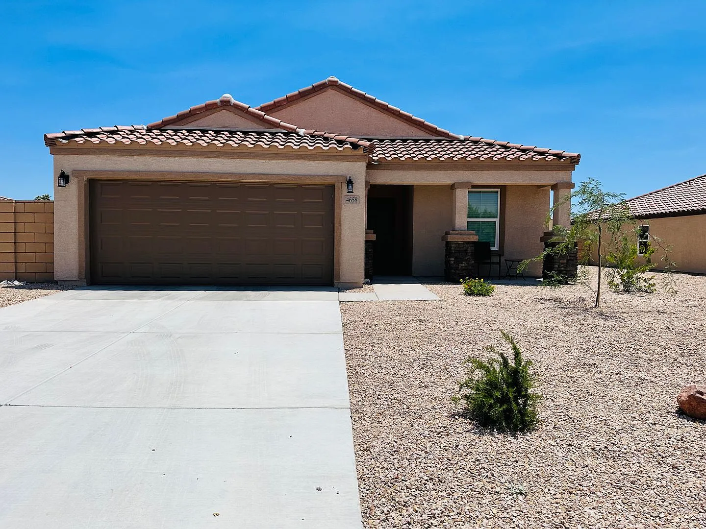 Short Term Fully Furnished 3bd/2ba House For Rent Community Pool And Spa — Photo 1