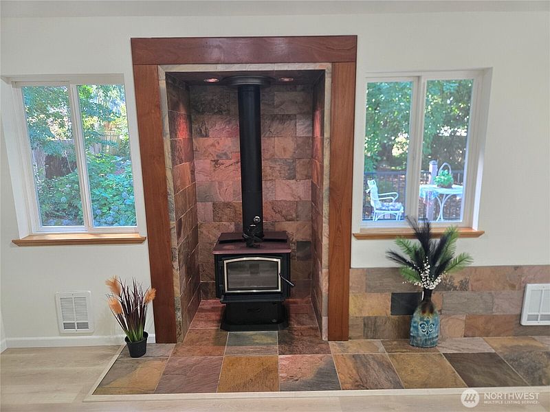 5th image of 44512 Fir Road