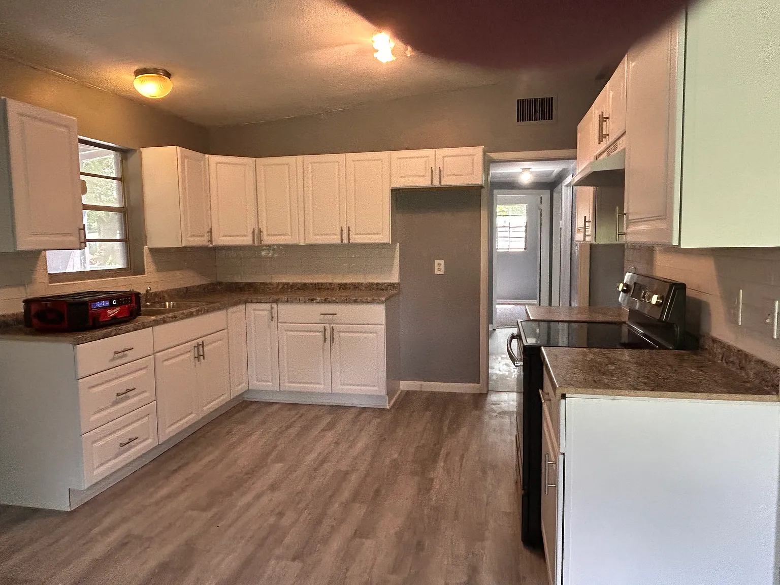 4 bed, 1215 sqft, $1,795 — Photo 3