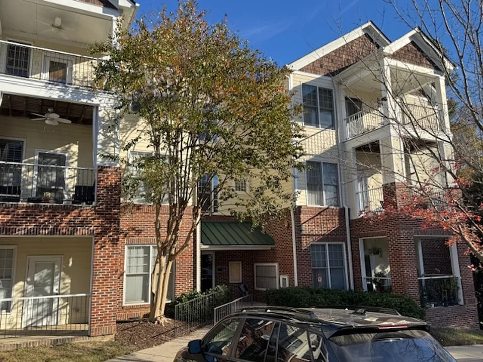 901 Canenaugh Dr #104