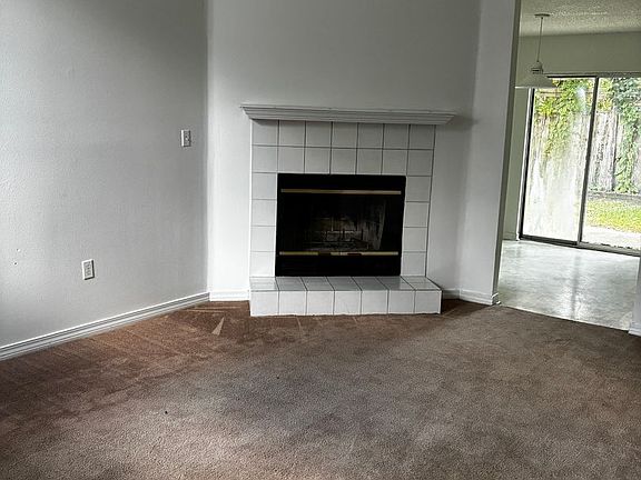 3rd image of 1873 Whispering Oaks Ln