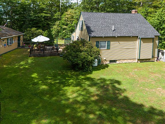 2nd image of 3 Stoneridge Lane