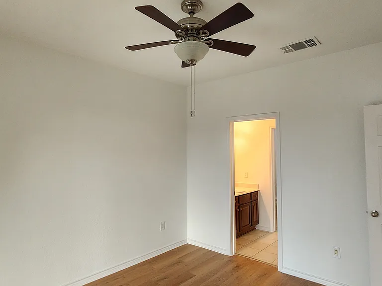1211 Lake Pointe Way — Photo 27