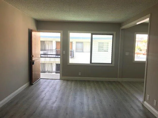 400 N Maple Ave #9 — Photo 2