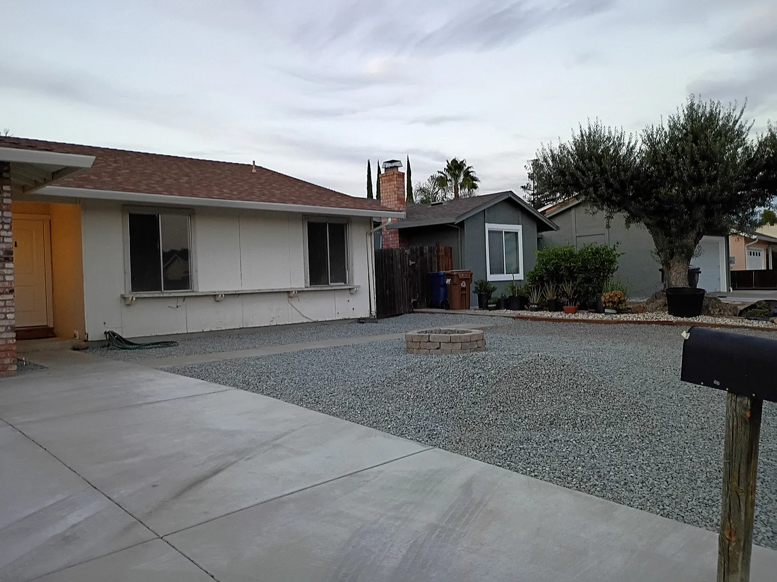 4 bed, 1625 sqft, $3,400 — Photo 2