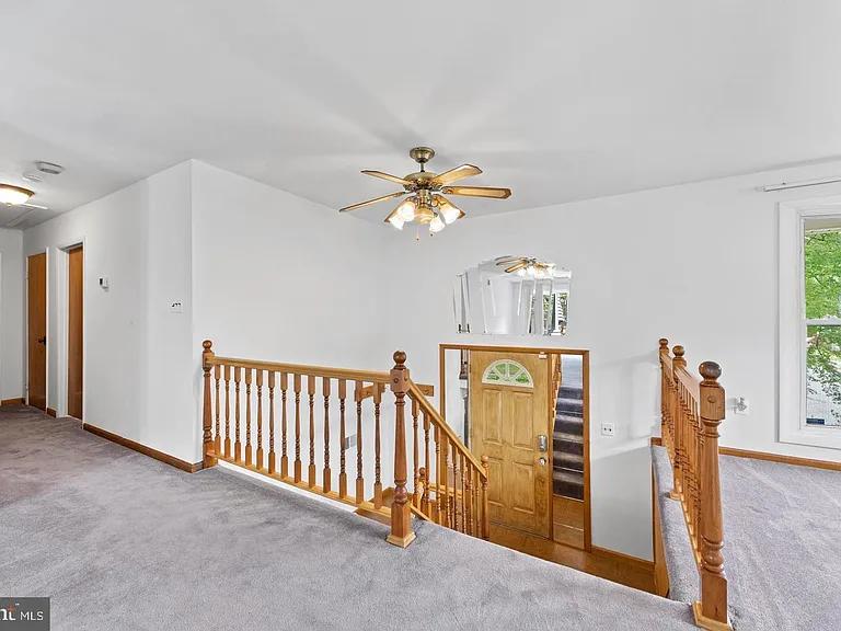 13501 Kelmont Ct — Photo 3