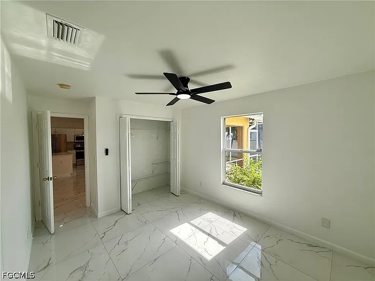 2209 NE 9th Ave — Photo 15