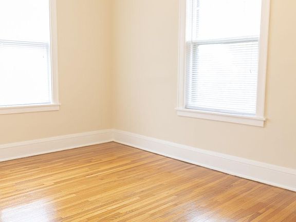 4th image of 183 Chatsworth St S #108