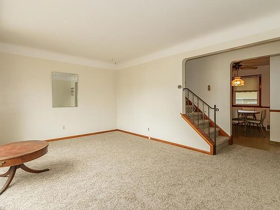 4th image of 396 Beechwood Dr