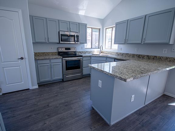 4th image of 851 N Sunnyvale Ave