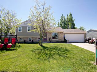 2319 Cascade Dr, Gillette, WY 82718