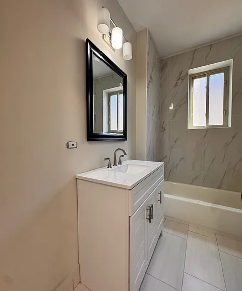 2506 S Hamlin Ave #2 — Photo 6