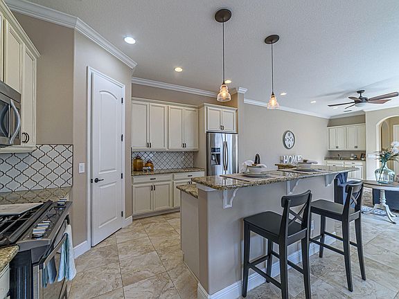 5th image of 7047 Vilano Ln