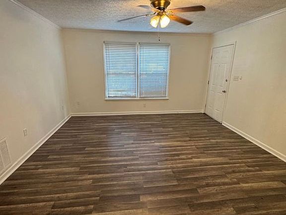 3rd image of 100 Barrington Dr