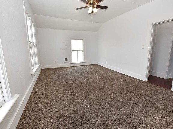 2nd image of 309 Waugoo Ave #2